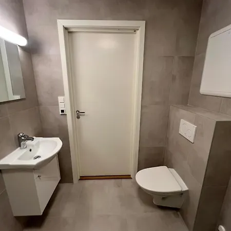 1-room Of 20kvm For 1-2 People Apartment Tromso